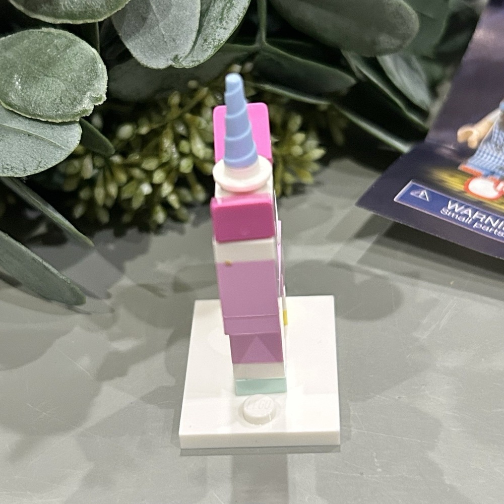 The LEGO Movie 2 Minifigures Series 71023 Pink Unikitty Minifigure Mini Build - Picture 5 of 6